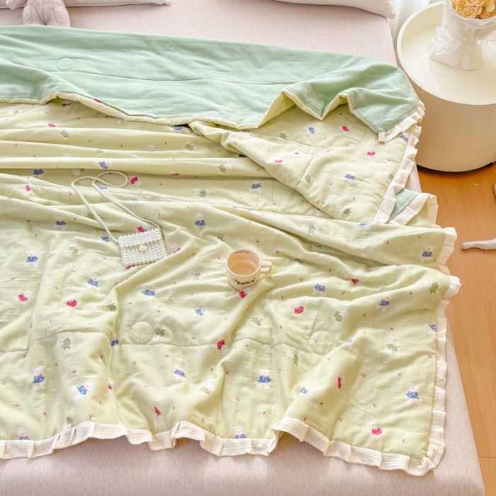 91家纺网 家纺一手货源 找家纺 2026高端法式韩版花边A类母婴级印花全棉双层纱单夏被子清新公主风荷叶边纯棉双层纱夏凉被空调被春秋被 领带小熊