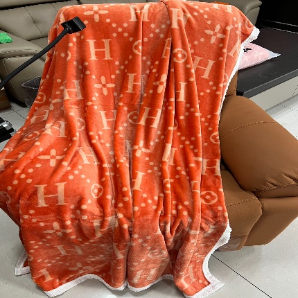 91家纺网 家纺一手货源 找家纺 （总）加厚爱马橙云柔航空毯毛毯加厚保暖家用飞机户外毯午睡盖毯促销团购礼品礼盒装