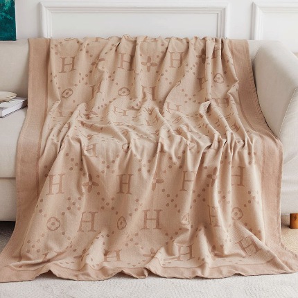 91家纺网 家纺一手货源 找家纺 （总）爱马仕飞机头等舱航空毯多功能盖毯四季通用毛毯沙发空调午睡毯礼品毯高端轻奢礼品团购礼盒装