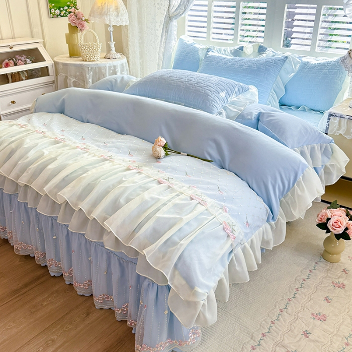 91家纺网 家纺一手货源 找家纺 苏米娜2026春夏新品韩版公主风小清新水洗棉床盖四件套针织棉双层纱纯棉棉麻全棉公主风床盖款四件套  花漾甜心-梦幻蓝