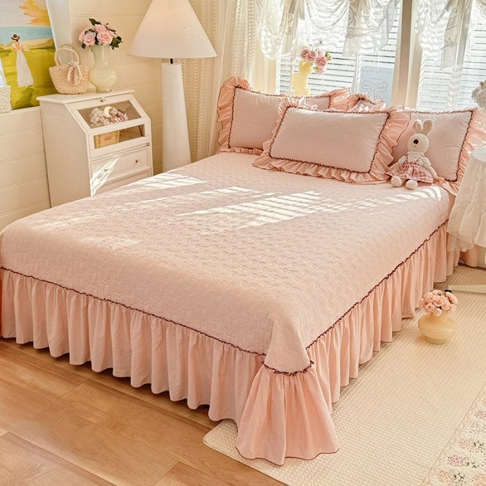 91家纺网 家纺一手货源 找家纺 苏米娜2026春夏新品韩版公主风超柔水洗棉床盖四件套刺绣针织棉双层纱纯棉棉麻全棉公主风床盖款四件套 芬迪-香雪粉  