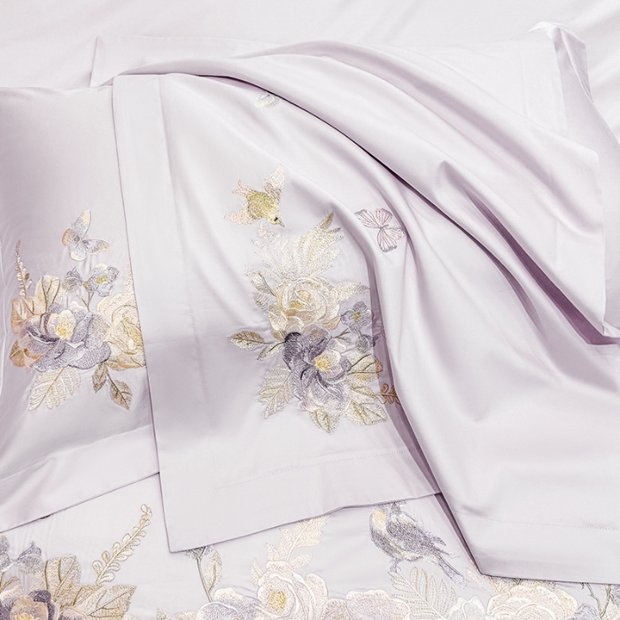 91家纺网 家纺一手货源 找家纺 春夏新品高档礼盒装50*50S贡缎长绒棉刺绣花四件套100%纯棉全棉床单床笠款量大价优 梦境紫-花莳-A类长绒棉高级床品