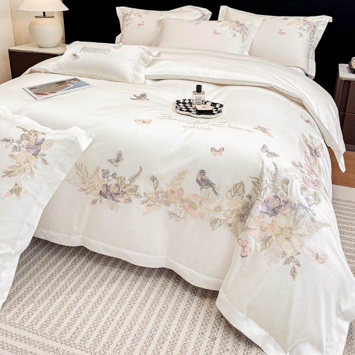 91家纺网 家纺一手货源 找家纺 春夏新品高档礼盒装50*50S贡缎长绒棉刺绣花四件套100%纯棉全棉床单床笠款量大价优 米月白-花莳-A类长绒棉高级床品