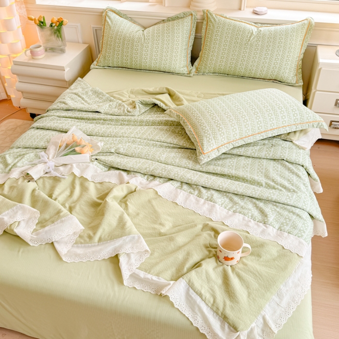 91家纺网 家纺一手货源 找家纺 （总）【苏东来】2026小清新韩版印花蕾丝花边皱皱棉工艺款拼接单夏被四件套韩式赫本碎花仙女荷叶边夏凉被子空调被双人春秋被可水洗