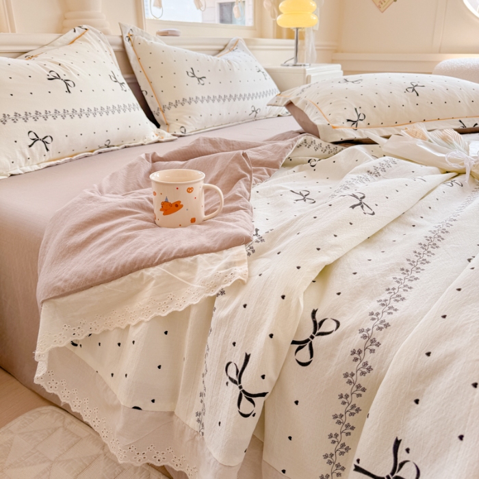 91家纺网 家纺一手货源 找家纺 【苏东来】2026小清新韩版印花蕾丝花边皱皱棉工艺款拼接单夏被四件套韩式赫本碎花仙女荷叶边夏凉被子空调被双人春秋被可水洗 蝴蝶结