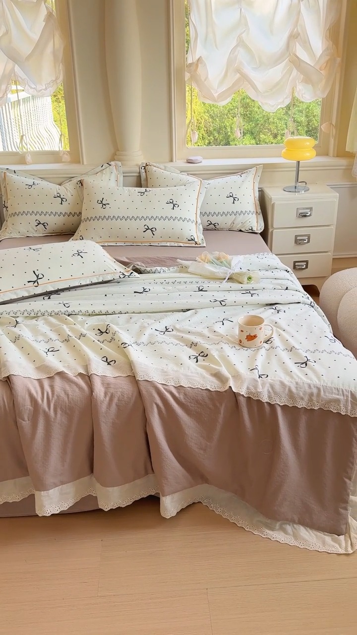 91家纺网 家纺一手货源 找家纺 【苏东来】2026小清新韩版印花蕾丝花边皱皱棉工艺款拼接单夏被四件套韩式赫本碎花仙女荷叶边夏凉被子空调被双人春秋被可水洗 蝴蝶结