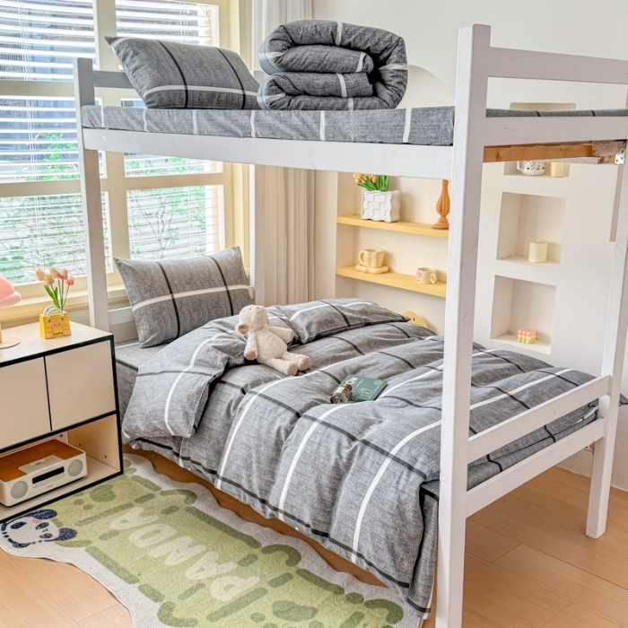 91家纺网 家纺一手货源 找家纺 【疆东】2026简约13372纯棉全棉学生三件套学生季宿舍上下铺全棉纯棉格子印花三件套件单品被套床单 摩登