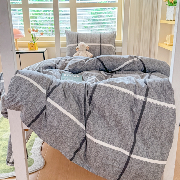 91家纺网 家纺一手货源 找家纺 【疆东】2026简约13372纯棉全棉学生三件套学生季宿舍上下铺全棉纯棉格子印花三件套件单品被套床单 摩登