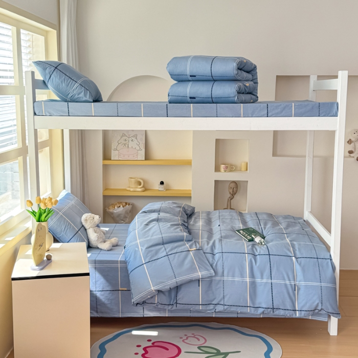 91家纺网 家纺一手货源 找家纺 【疆东】2026简约13372纯棉全棉学生三件套学生季宿舍上下铺全棉纯棉格子印花三件套件单品被套床单 莫兰迪