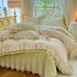 91家纺网 家纺一手货源 找家纺 （总）2026苏米娜法式双层花边印花小碎花全棉纯棉床盖款四件套小竺棉水洗棉麻床裙款泡泡棉,春田绿 ,兰黛 ,莫奈-粉 ,奶酪芝士, 紫韵