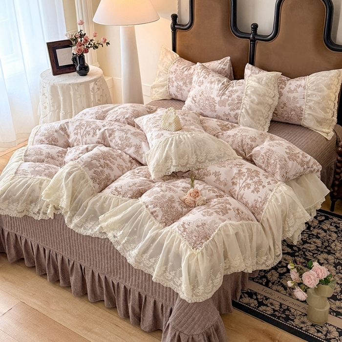 91家纺网 家纺一手货源 找家纺 漫布云2026春夏新款法式复古双层花边大蕾丝水洗棉亚麻床盖款四件套全棉纯棉印花小碎花四件套 芙琳 