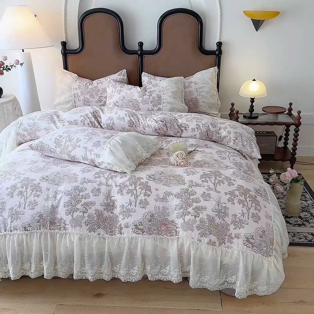 91家纺网 家纺一手货源 找家纺 漫布云2026春夏新款法式复古双层花边大蕾丝水洗棉亚麻床盖款四件套全棉纯棉印花小碎花四件套 芙琳 