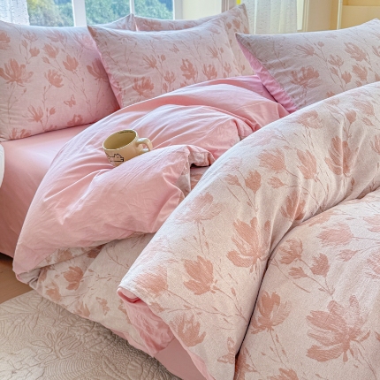 91家纺网 家纺一手货源 找家纺 （总）苏东来家纺 2026新款A类60支全棉长绒棉纯棉色织提花四件套水洗全棉纯棉厚织提花肌理棉麻被套四件套