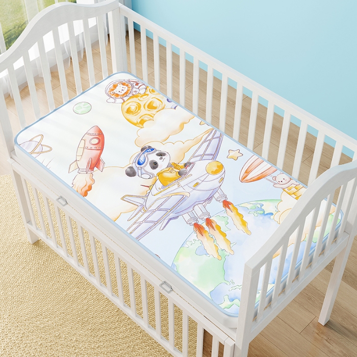 91家纺网 家纺一手货源 找家纺 2026款A类数码印花大版1100D水光冰丝凉席婴儿儿童新生小宝宝床幼儿园床拼接床冰丝席可机洗空调席