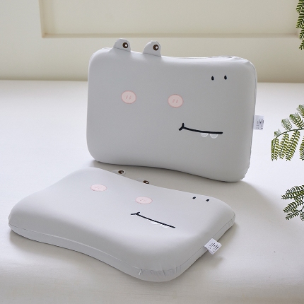 91家纺网 家纺一手货源 找家纺 （总）2026新款   卡通儿童记忆枕芯枕头  深睡慢回弹记忆棉枕芯小鳄鱼护颈枕芯