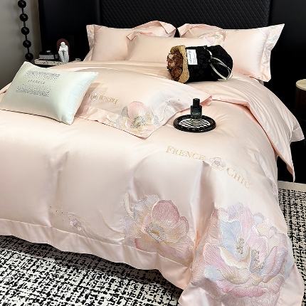 91家纺网 家纺一手货源 找家纺 （总）星蕴家纺 2026新款新疆全棉刺绣四件套-黛尔【高档礼盒包装】