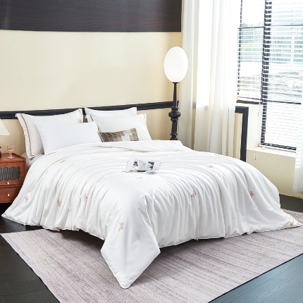 91家纺网 家纺一手货源 找家纺 夏凉被 空调被 夏季薄被 全棉蚕丝被 蚕丝夏被  热销蚕丝被 全棉蚕丝被 保真纯蚕丝被