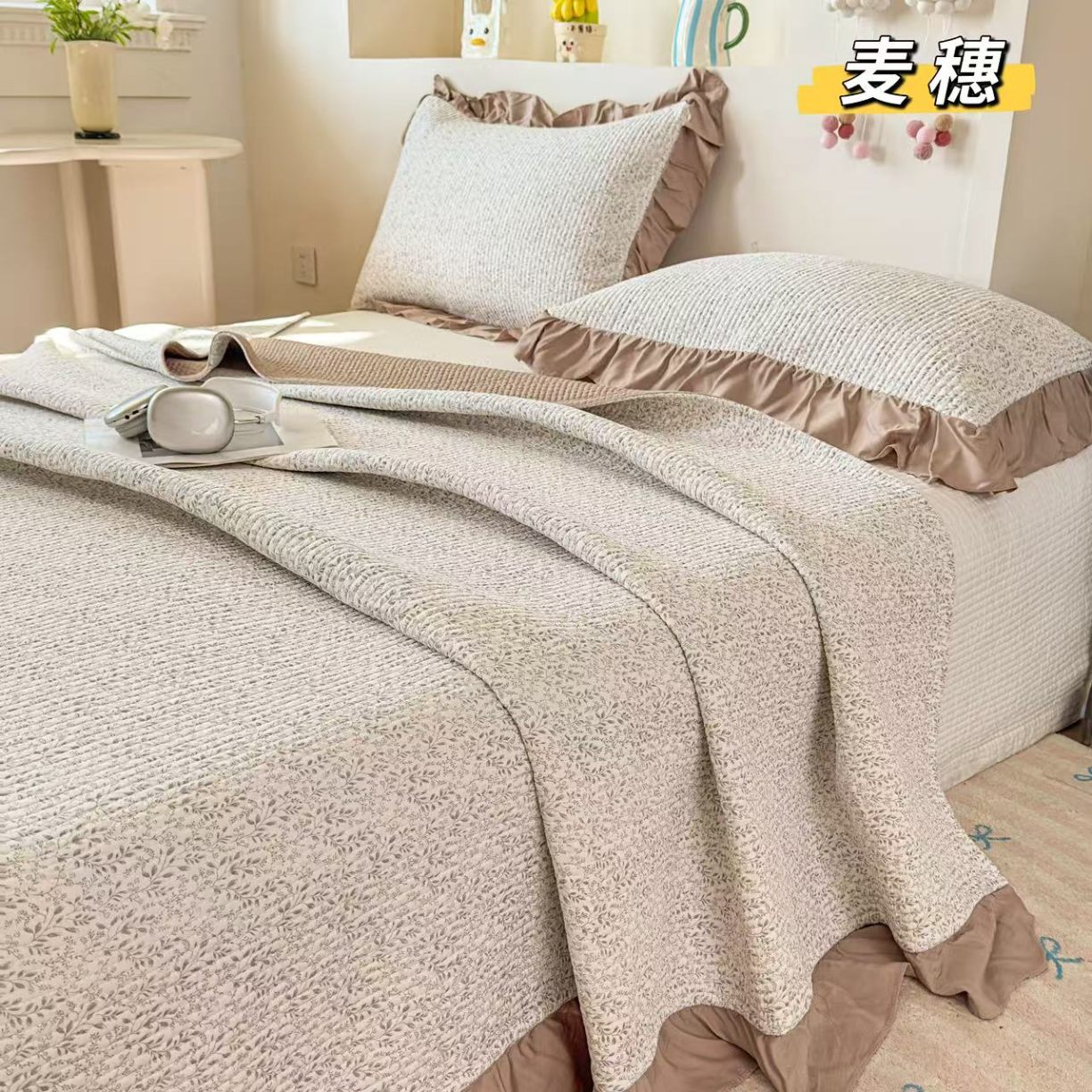 91家纺网 家纺一手货源 找家纺 （总）莫代尔天丝床盖三件套 砂洗小清新夹棉绗缝防滑床单四季