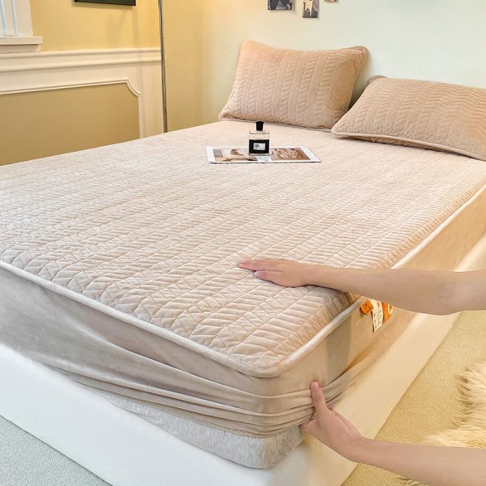 91家纺网 家纺一手货源 找家纺 延遥2026新款A类舒适床笠保暖婴儿绒宝宝绒牛奶绒绗缝夹棉单件床笠 奶咖