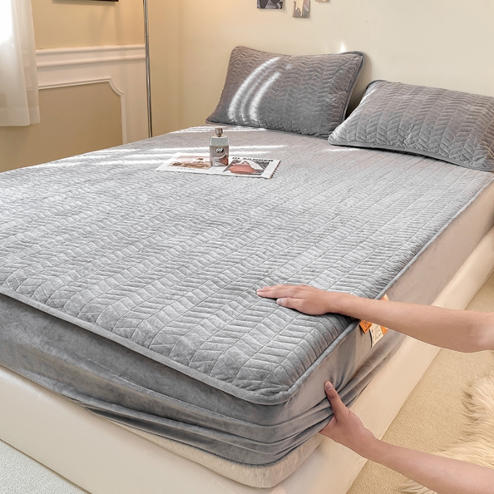 91家纺网 家纺一手货源 找家纺 延遥2026新款A类舒适床笠保暖婴儿绒宝宝绒牛奶绒绗缝夹棉单件床笠 烟灰