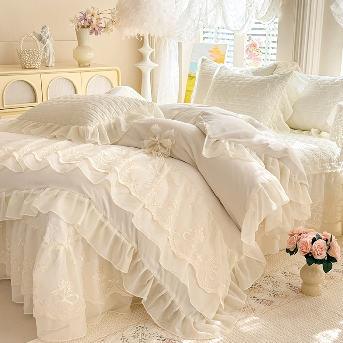 91家纺网 家纺一手货源 找家纺 苏米娜2026春夏新品韩版公主风小清新水洗棉床盖四件套针织棉双层纱纯棉棉麻全棉公主风床盖款四件套 幸运花-奶油白 