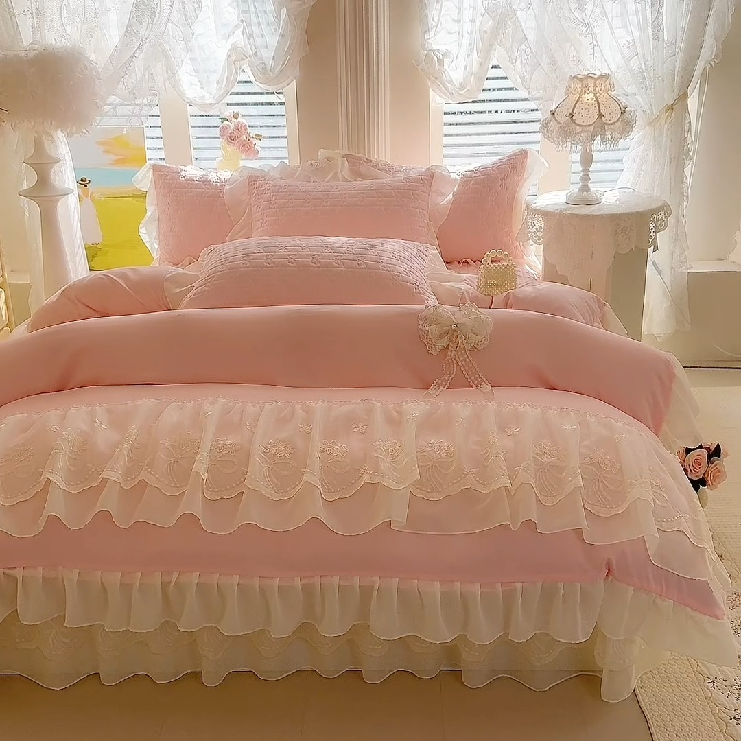 91家纺网 家纺一手货源 找家纺 苏米娜2026春夏新品韩版公主风小清新水洗棉床盖四件套针织棉双层纱纯棉棉麻全棉公主风床盖款四件套 幸运花-薄荷绿 