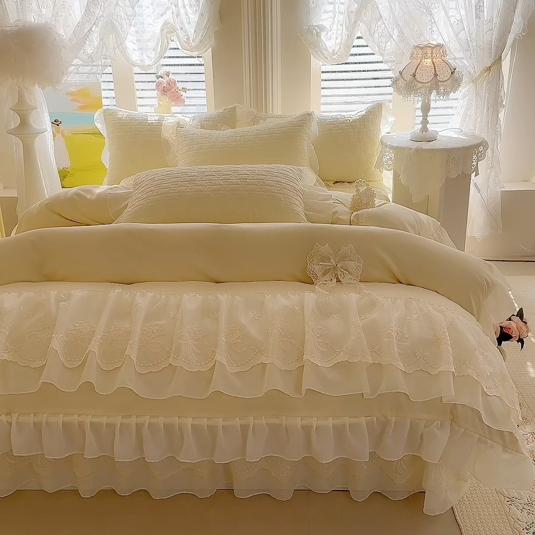 91家纺网 家纺一手货源 找家纺 苏米娜2026春夏新品韩版公主风小清新水洗棉床盖四件套针织棉双层纱纯棉棉麻全棉公主风床盖款四件套 幸运花-柠檬黄