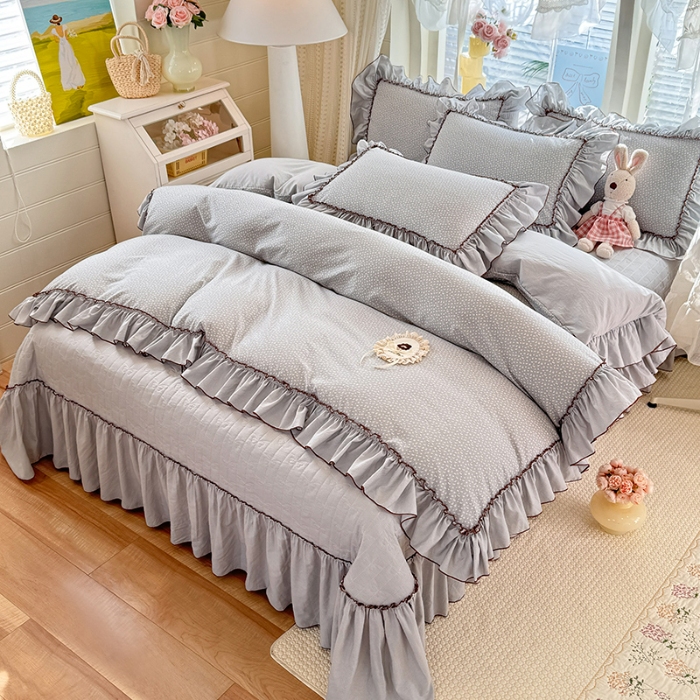 91家纺网 家纺一手货源 找家纺 漫布云2026春夏新品韩版公主风超柔水洗棉床盖四件套刺绣针织棉双层纱纯棉棉麻全棉公主风床盖款四件套 芬迪-可可灰