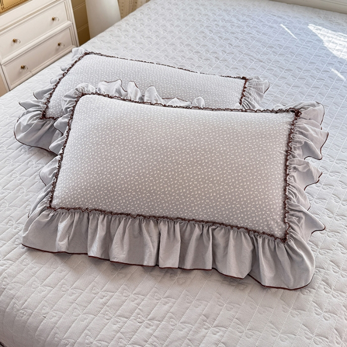 91家纺网 家纺一手货源 找家纺 漫布云2026春夏新品韩版公主风超柔水洗棉床盖四件套刺绣针织棉双层纱纯棉棉麻全棉公主风床盖款四件套 芬迪-可可灰