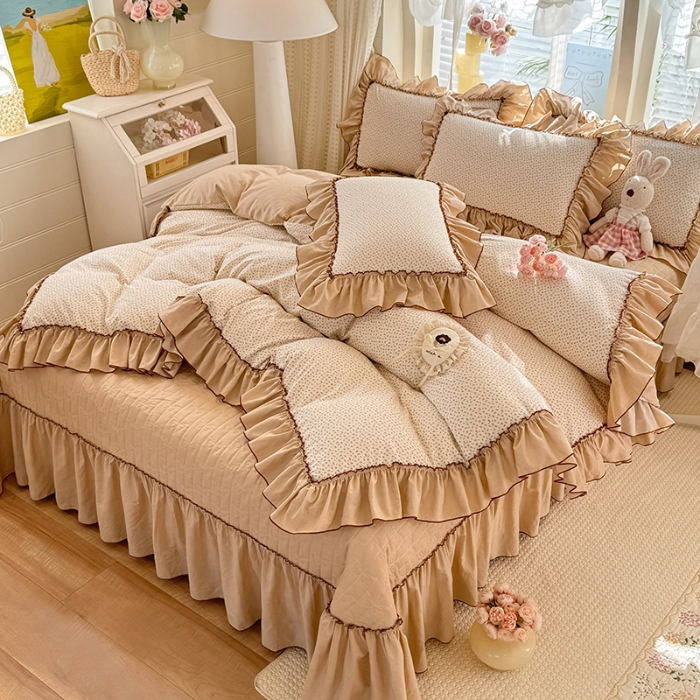 91家纺网 家纺一手货源 找家纺 漫布云2026春夏新品韩版公主风超柔水洗棉床盖四件套刺绣针织棉双层纱纯棉棉麻全棉公主风床盖款四件套  芬迪-松露咖 