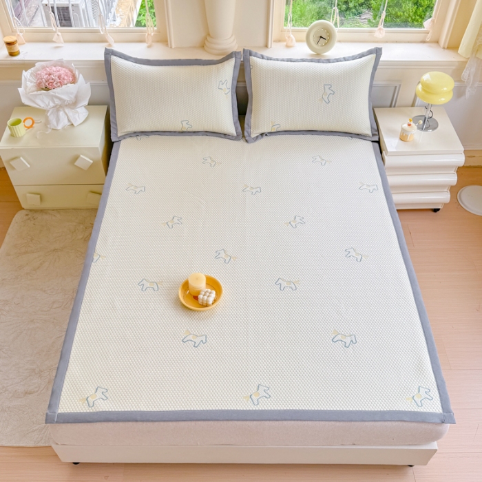 91家纺网 家纺一手货源 找家纺 2026高端轻奢简约A类提花凉感PE高分子复合软凉席三件套纯色豆豆冰丝凉席子三件套件空调席床单三明治 木马