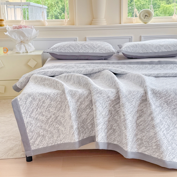 91家纺网 家纺一手货源 找家纺 2026高端轻奢简约A类提花凉感PE高分子复合软凉席三件套纯色豆豆冰丝凉席子三件套件空调席床单三明治 流光