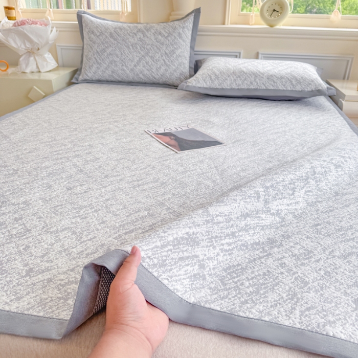 91家纺网 家纺一手货源 找家纺 2026高端轻奢简约A类提花凉感PE高分子复合软凉席三件套纯色豆豆冰丝凉席子三件套件空调席床单三明治 流光