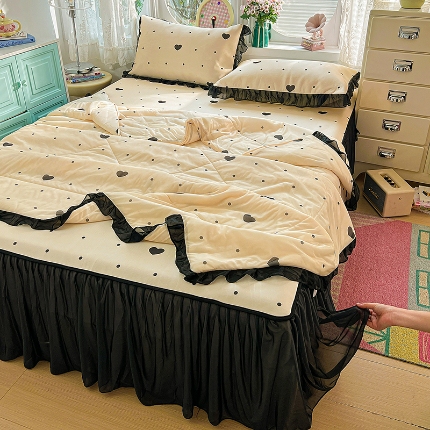 91家纺网 家纺一手货源 找家纺 （总）2026新款印花冰丝凉席夏被四件套凉感丝夏被花边床裙凉席套件冰感丝凉席三件套