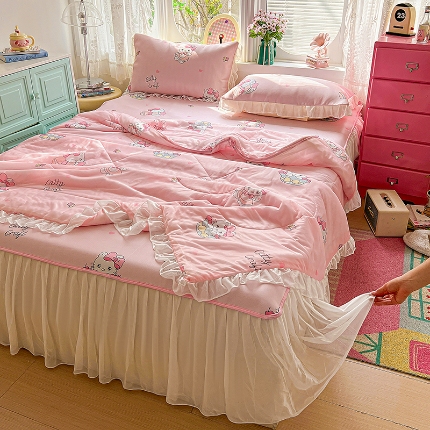 91家纺网 家纺一手货源 找家纺 （总）2026新款印花冰丝凉席夏被四件套凉感丝夏被花边床裙凉席套件冰感丝凉席三件套