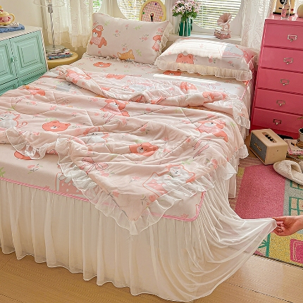 91家纺网 家纺一手货源 找家纺 （总）2026新款印花冰丝凉席夏被四件套凉感丝夏被花边床裙凉席套件冰感丝凉席三件套