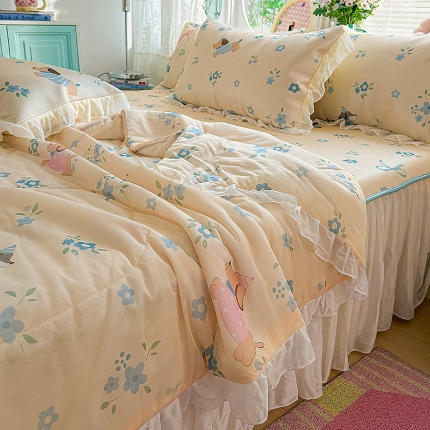 91家纺网 家纺一手货源 找家纺 （总）2026新款印花冰丝凉席夏被四件套凉感丝夏被花边床裙凉席套件冰感丝凉席三件套