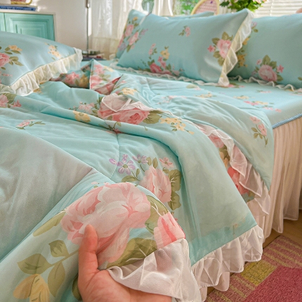 91家纺网 家纺一手货源 找家纺 （总）2026新款印花冰丝凉席夏被四件套凉感丝夏被花边床裙凉席套件冰感丝凉席三件套