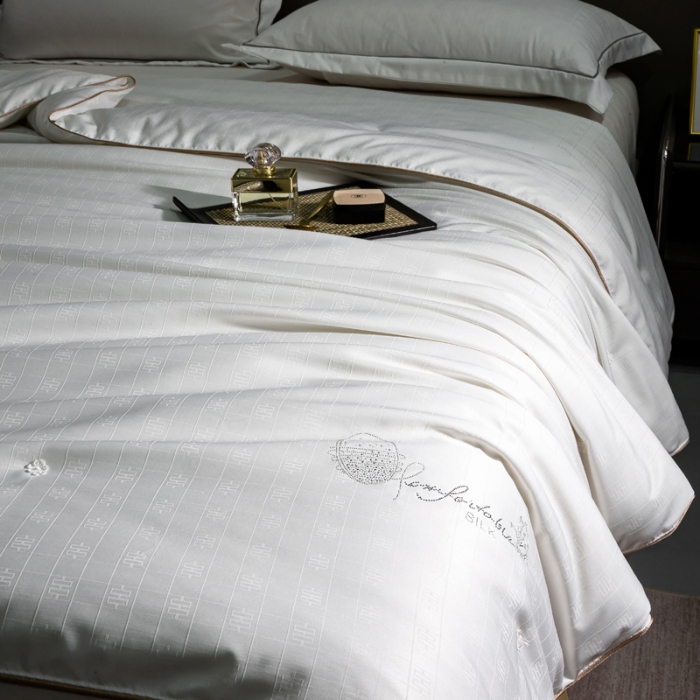 91家纺网 家纺一手货源 找家纺 （总）60支贡缎提花100%桑蚕丝被夏被 空调被 夏凉被 蚕丝被 榨蚕丝被 长城格蚕丝夏被