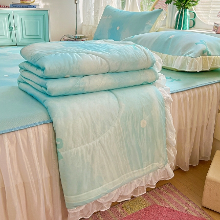 91家纺网 家纺一手货源 找家纺 （总）2026凉感丝夏被韩式花边夏凉被空调被被子可配凉席四件套印花丝滑凉感被