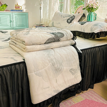 91家纺网 家纺一手货源 找家纺 （总）2026凉感丝夏被韩式花边夏凉被空调被被子可配凉席四件套印花丝滑凉感被