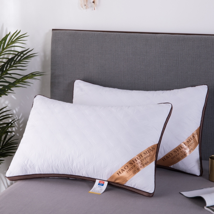 91家纺网 家纺一手货源 找家纺 （总）兴丝露枕芯 亲肤绗缝三线格枕芯 羽丝枕 舒适枕 中高枕 成人枕头 宿舍枕芯