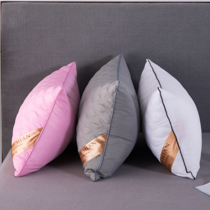 91家纺网 家纺一手货源 找家纺 （总）兴丝露枕芯 亲肤绗缝三线格枕芯 羽丝枕 舒适枕 中高枕 成人枕头 宿舍枕芯