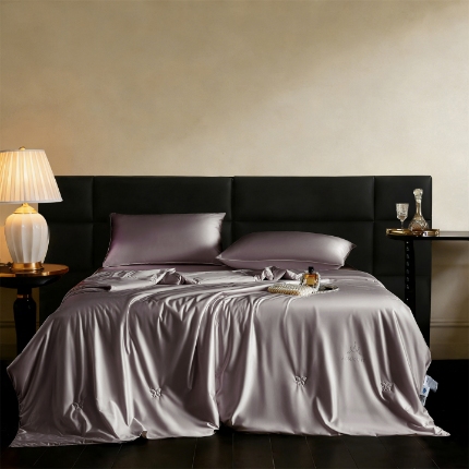 91家纺网 家纺一手货源 找家纺 （总）水光冰丝绸丝光绸100%蚕丝夏凉被 可水洗柞蚕丝 夏被 被子被芯 蚕丝被 空调被 蚕丝夏被 桑蚕丝被