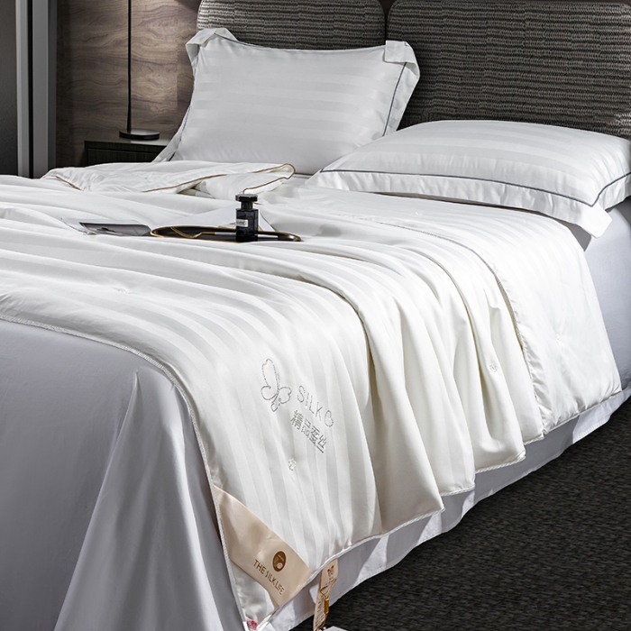 91家纺网 家纺一手货源 找家纺 （总）保真100%蚕丝被夏被蚕丝夏被 纯蚕丝被夏凉被手工订花榨蚕丝桑蚕丝被空调被 三公分缎条