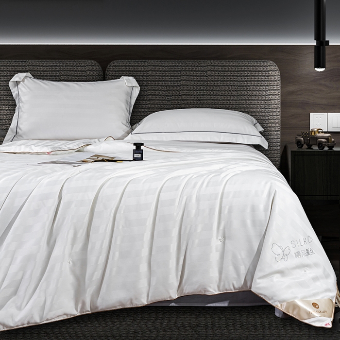 91家纺网 家纺一手货源 找家纺 （总）保真100%蚕丝被夏被蚕丝夏被 纯蚕丝被夏凉被手工订花榨蚕丝桑蚕丝被空调被 三公分缎条