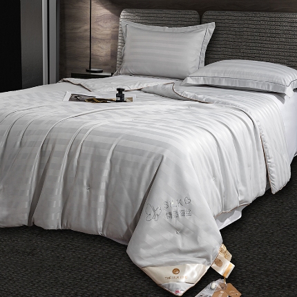 91家纺网 家纺一手货源 找家纺 （总）保真100%蚕丝被夏被蚕丝夏被 纯蚕丝被夏凉被手工订花榨蚕丝桑蚕丝被空调被 三公分缎条