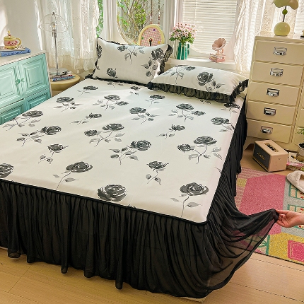 91家纺网 家纺一手货源 找家纺 （总）2026新款花边床裙款冰丝凉席套件配凉感丝同款夏被四件套可机洗软席三件套