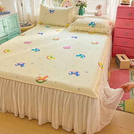 91家纺网 家纺一手货源 找家纺 （总）2026新款花边床裙款冰丝凉席套件配凉感丝同款夏被四件套可机洗软席三件套