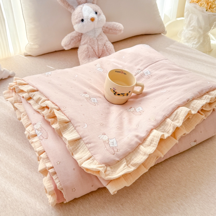 91家纺网 家纺一手货源 找家纺 （总）【疆东】2026高端法式韩版花边A类母婴级印花全棉双层纱单夏被子清新公主风荷叶边纯棉双层纱夏凉被空调被春秋被送包装